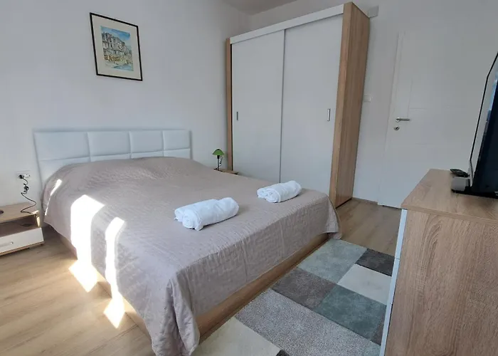 Vera City Square Apartment